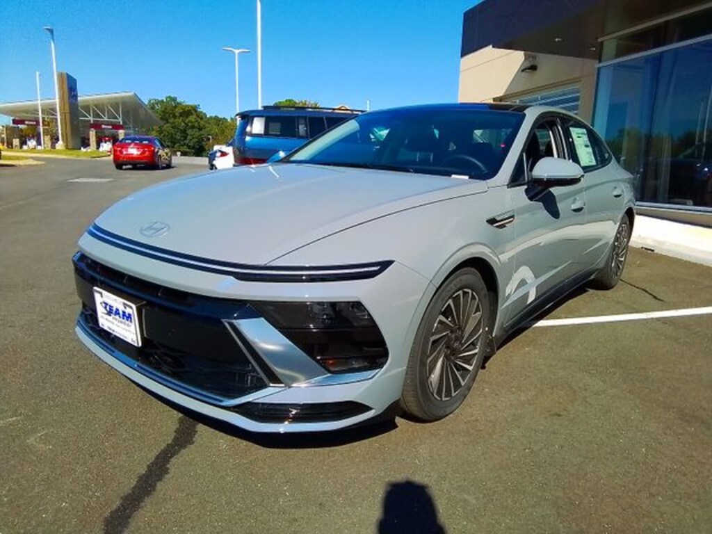 New 2026 Hyundai Sonata Hybrid SEL Sedan