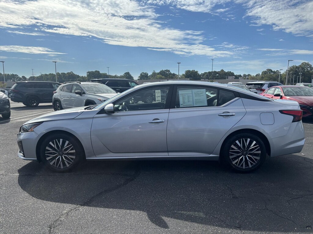 Used 2023 Nissan Altima 2.5 SV Sedan