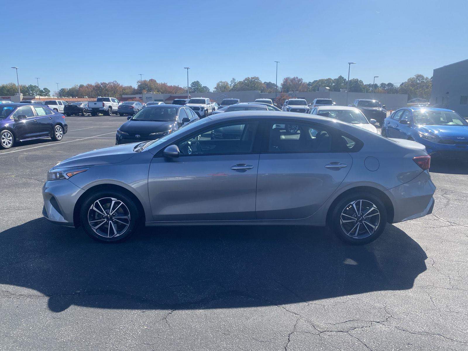 2022 Kia Forte LXS photo 3