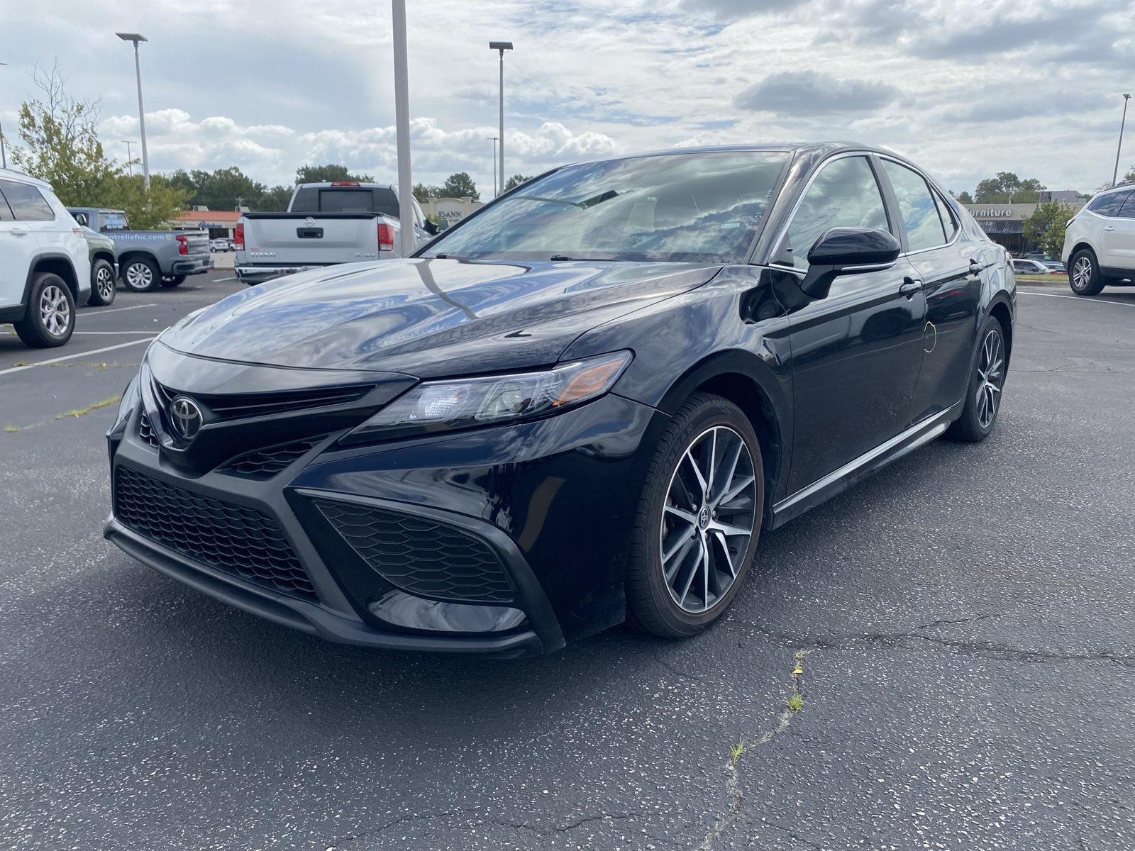 2023 Toyota Camry SE photo 2