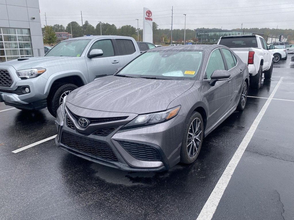 Used 2023 Toyota Camry SE Sedan