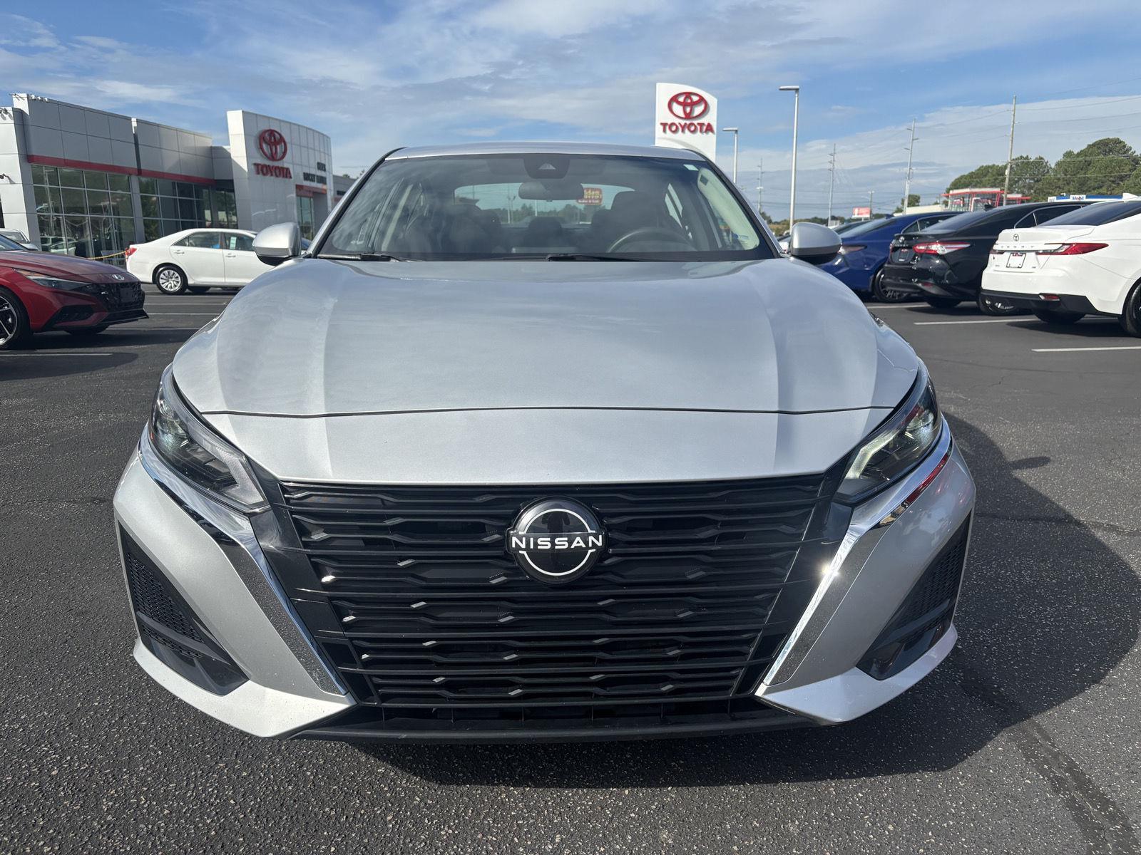 2023 Nissan Altima 2.5 SV photo 2