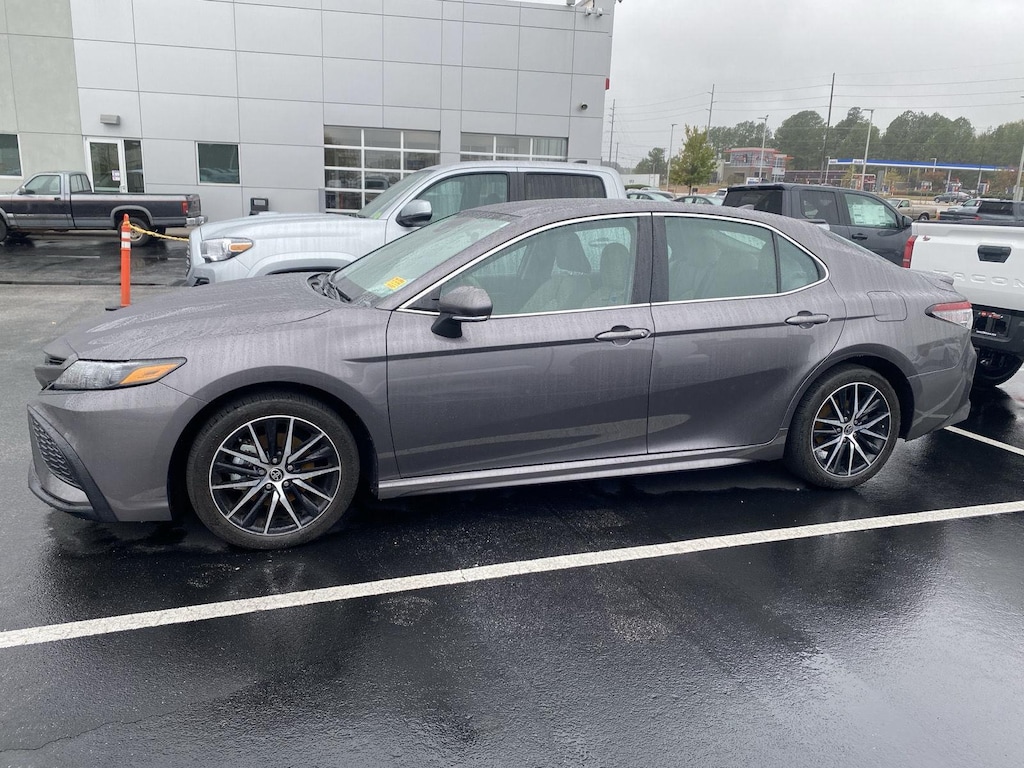 Used 2023 Toyota Camry SE Sedan