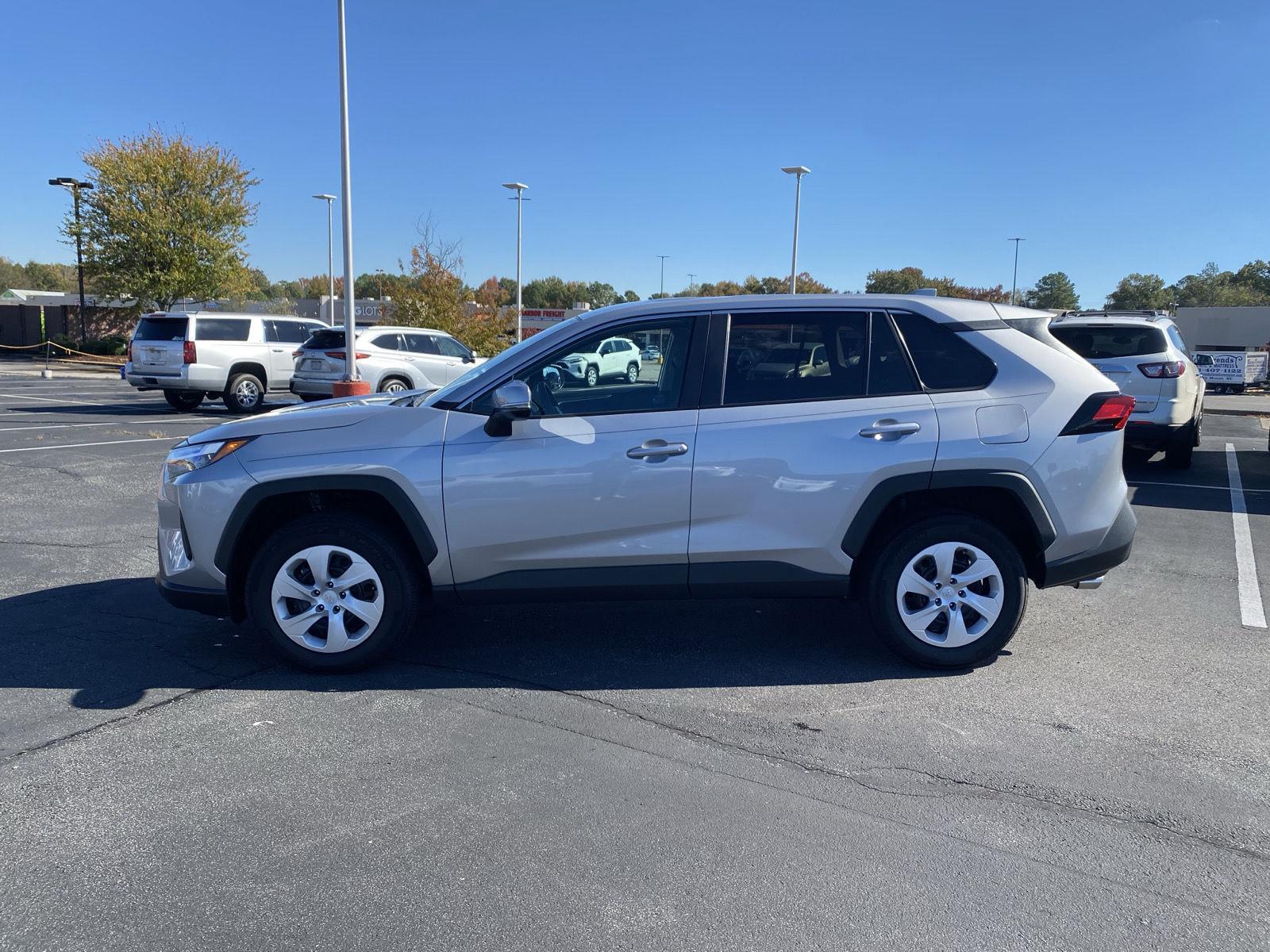 2025 Toyota RAV4 LE photo 3