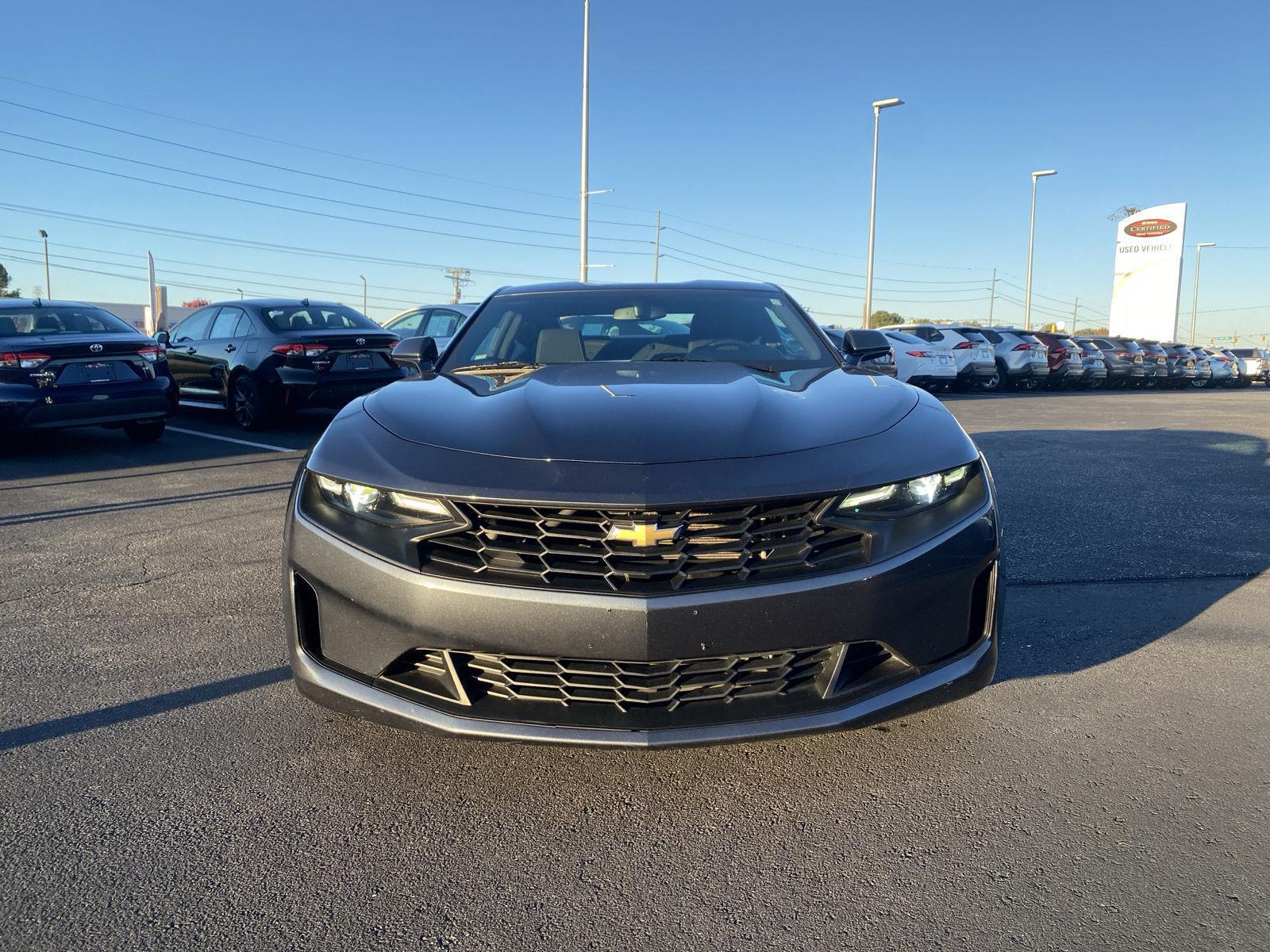 2021 Chevrolet Camaro 1LT photo 2