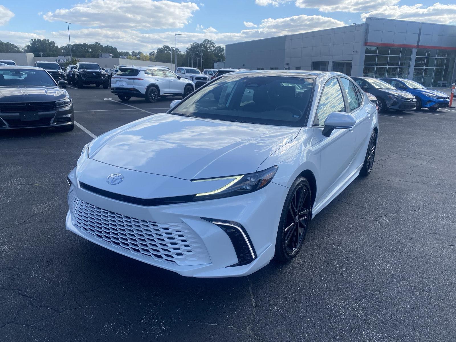 2025 Toyota Camry XSE photo 3