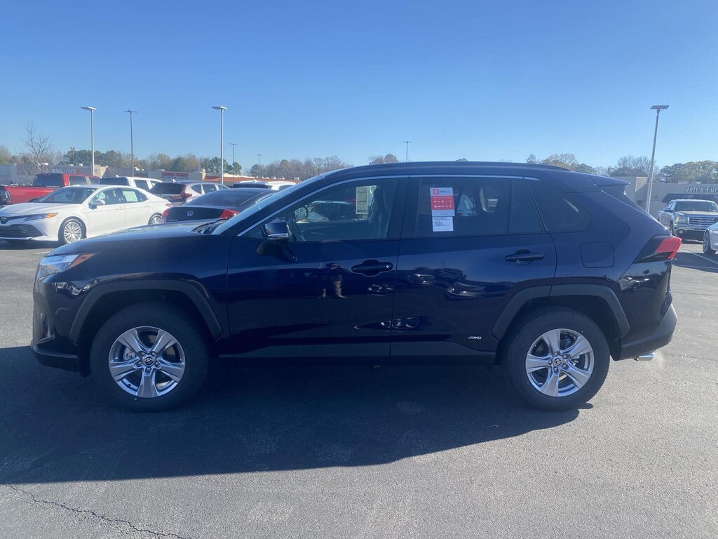 New 2025 Toyota RAV4 Hybrid XLE SUV