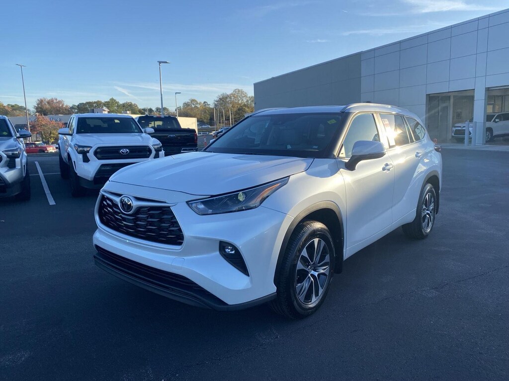 New 2026 Toyota Highlander XLE SUV