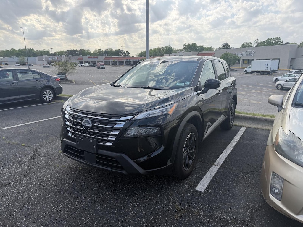 Used 2025 Nissan Rogue SV SUV