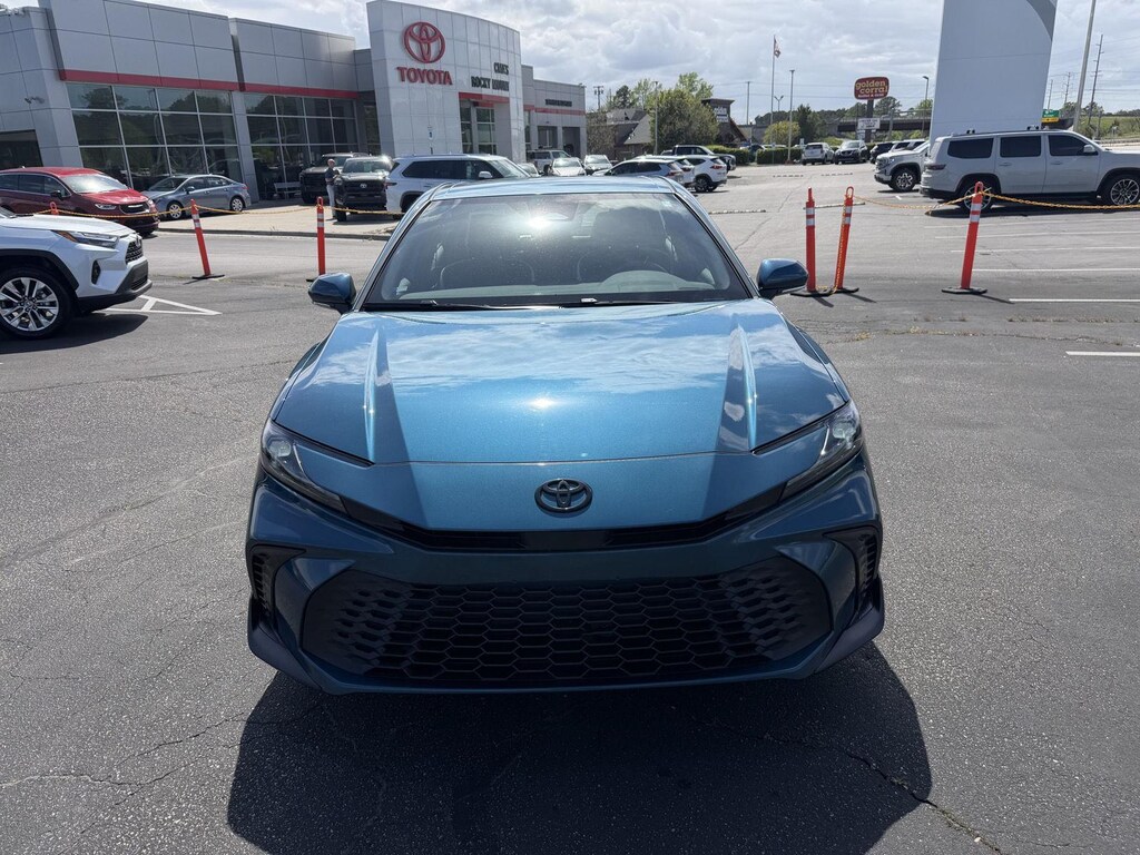 Used 2025 Toyota Camry SE Sedan