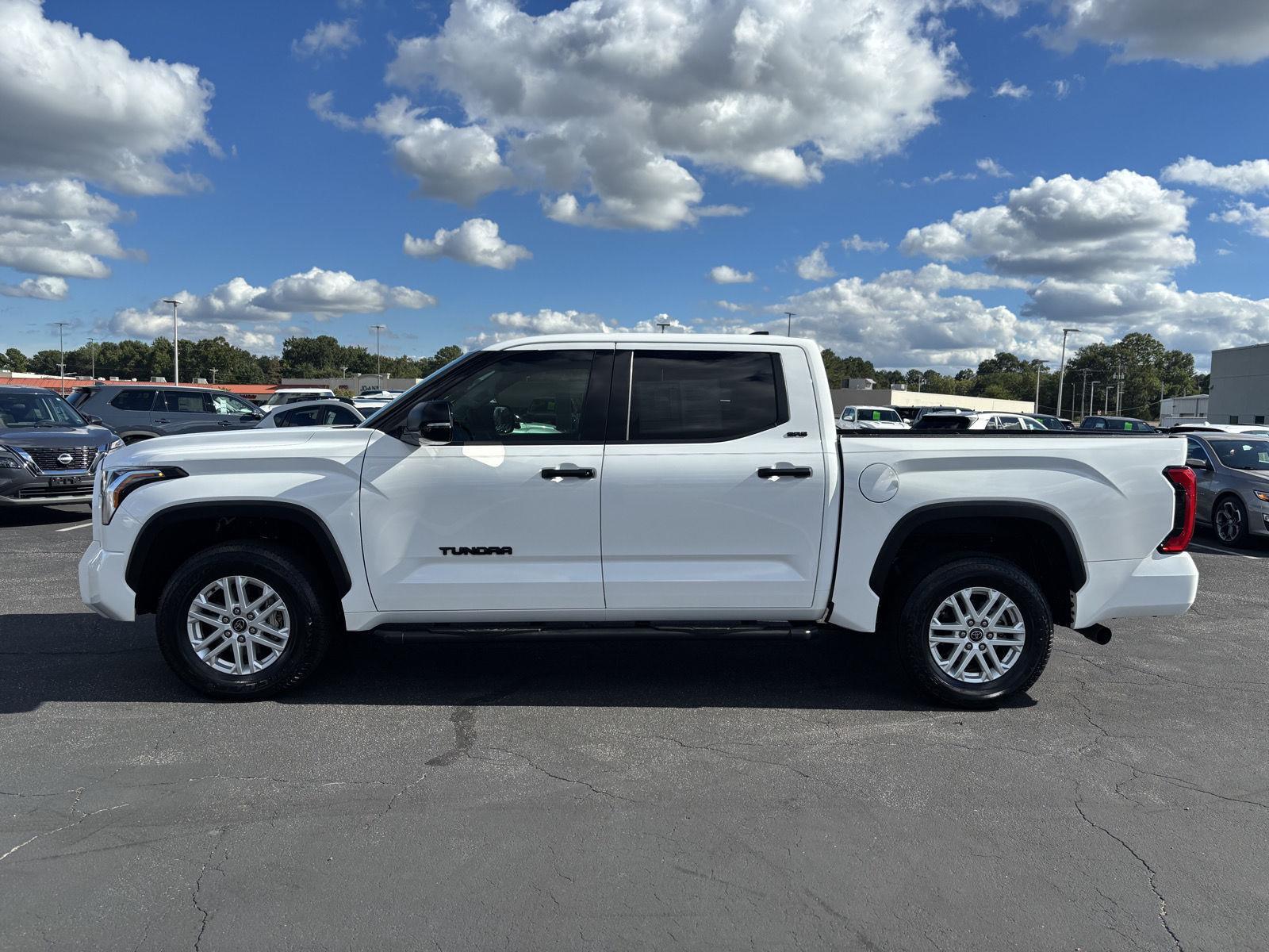 2022 Toyota Tundra SR5 photo 2