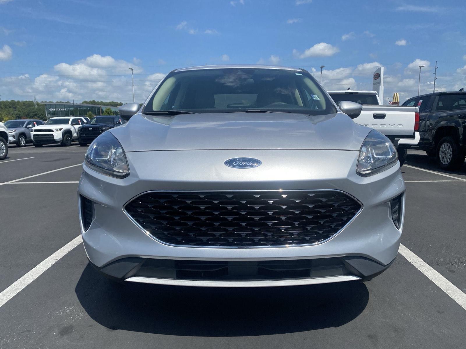2020 Ford Escape SE photo 2