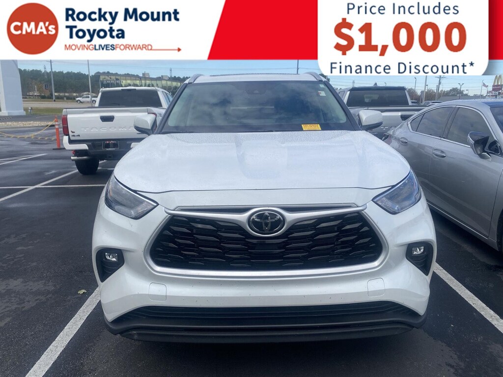 Used 2025 Toyota Highlander XLE SUV