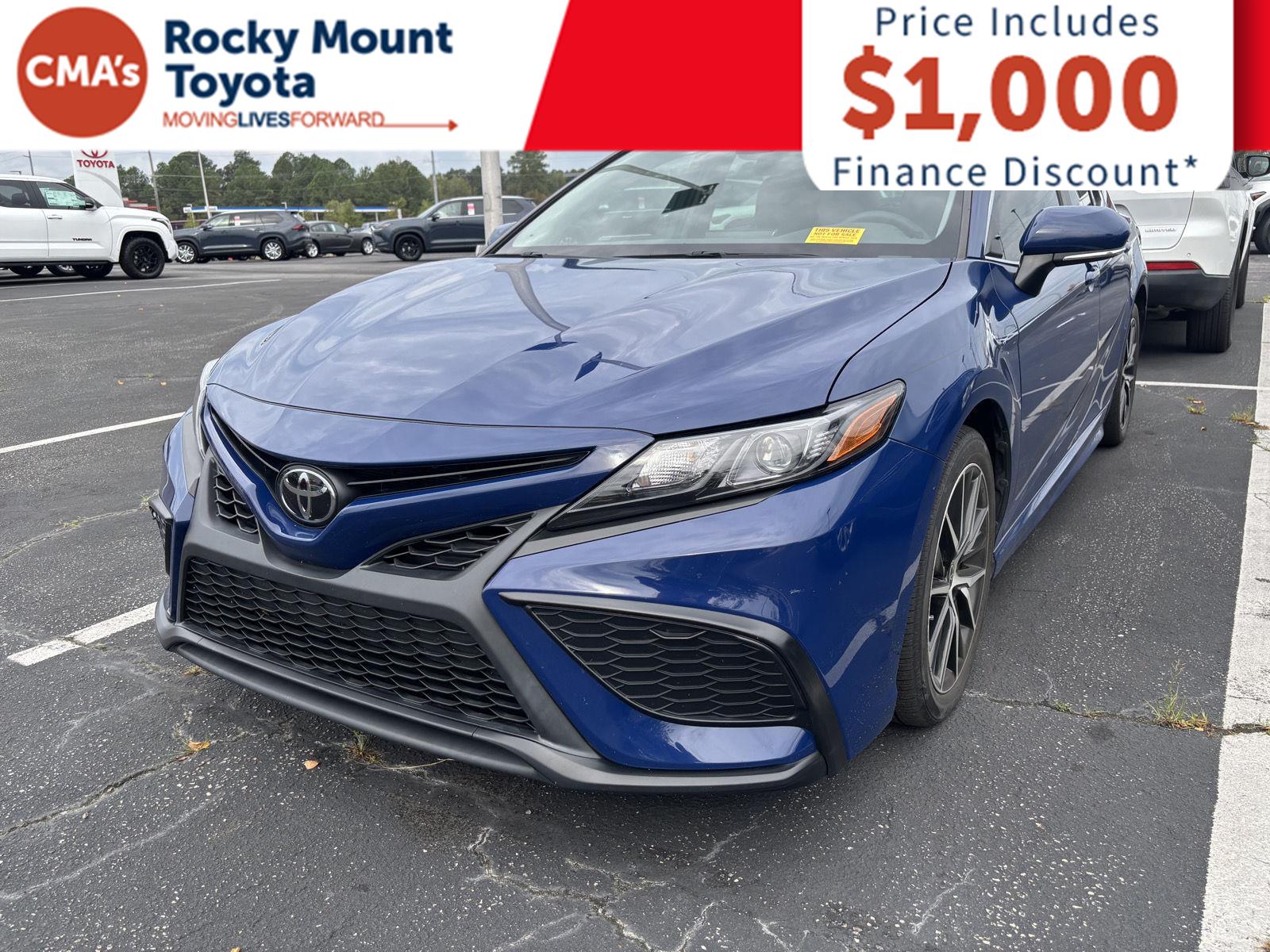 2023 Toyota Camry SE photo 3