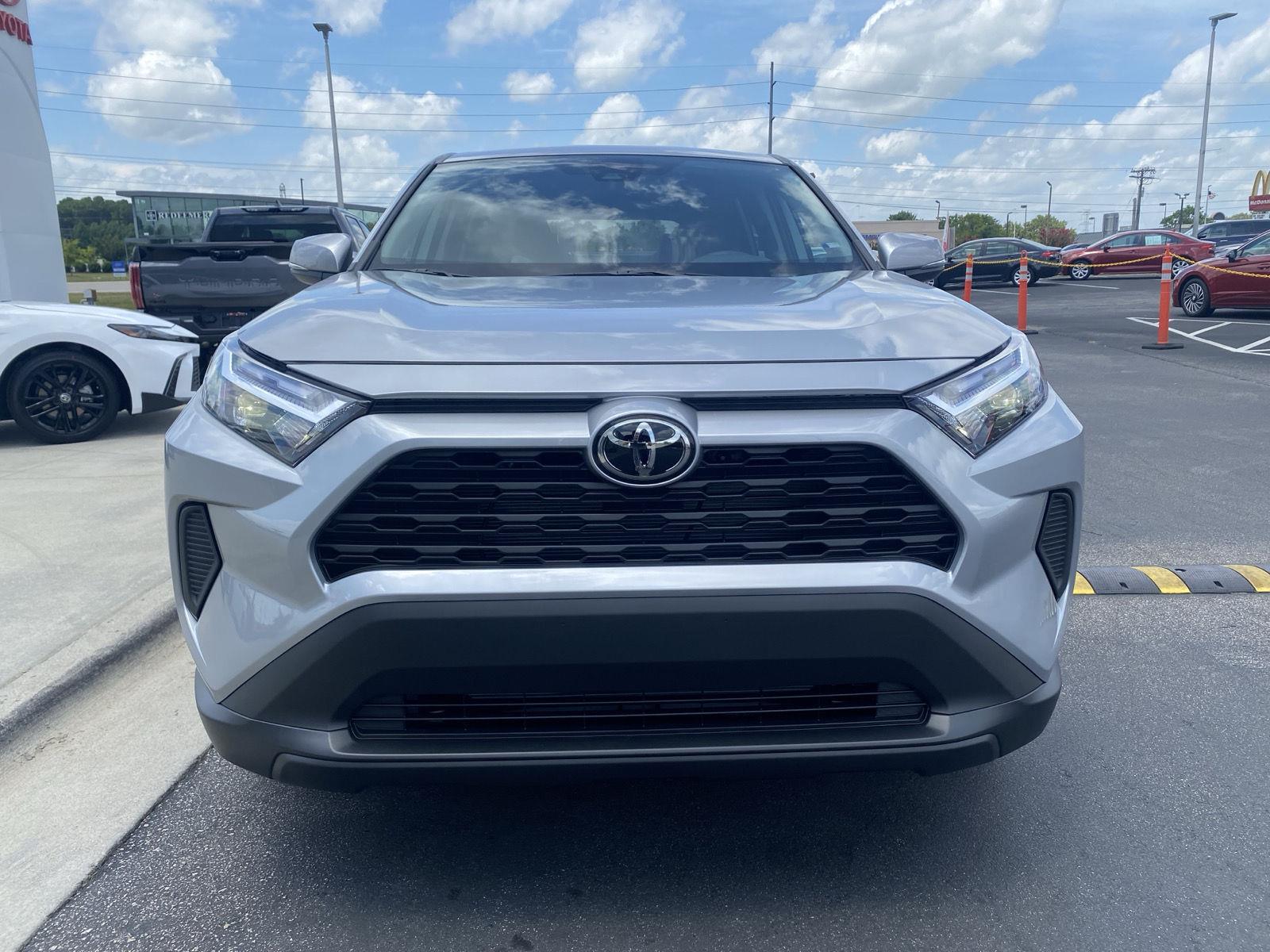 2025 Toyota RAV4 LE photo 2