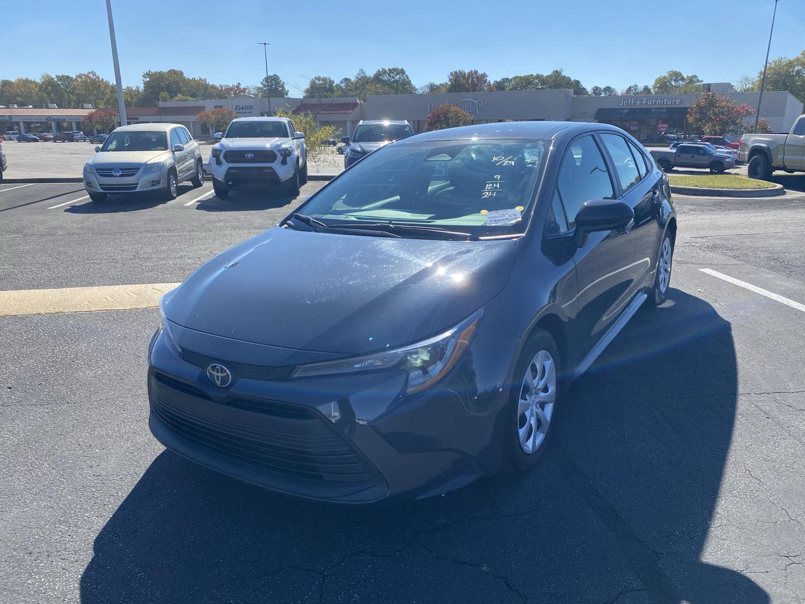 2024 Toyota Corolla LE photo 3