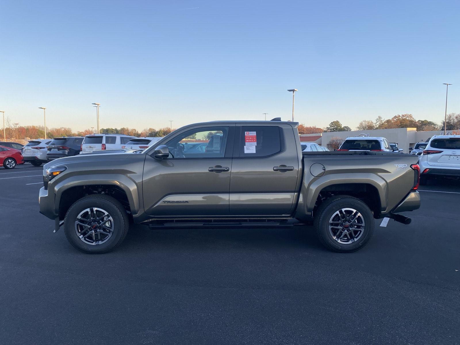 2025 Toyota Tacoma TRD Sport photo 3