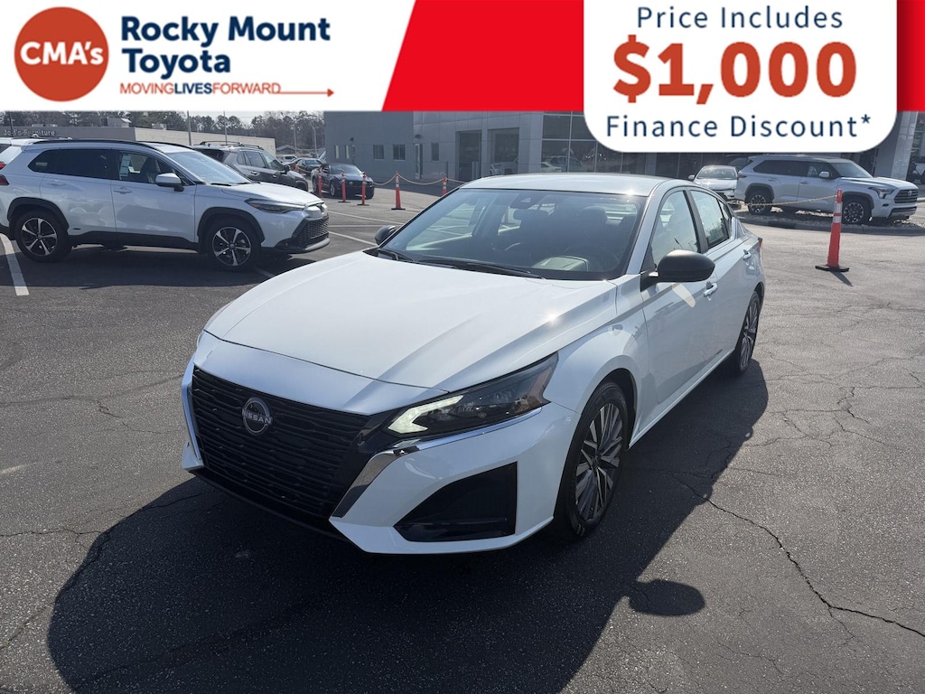 Used 2025 Nissan Altima SV Sedan