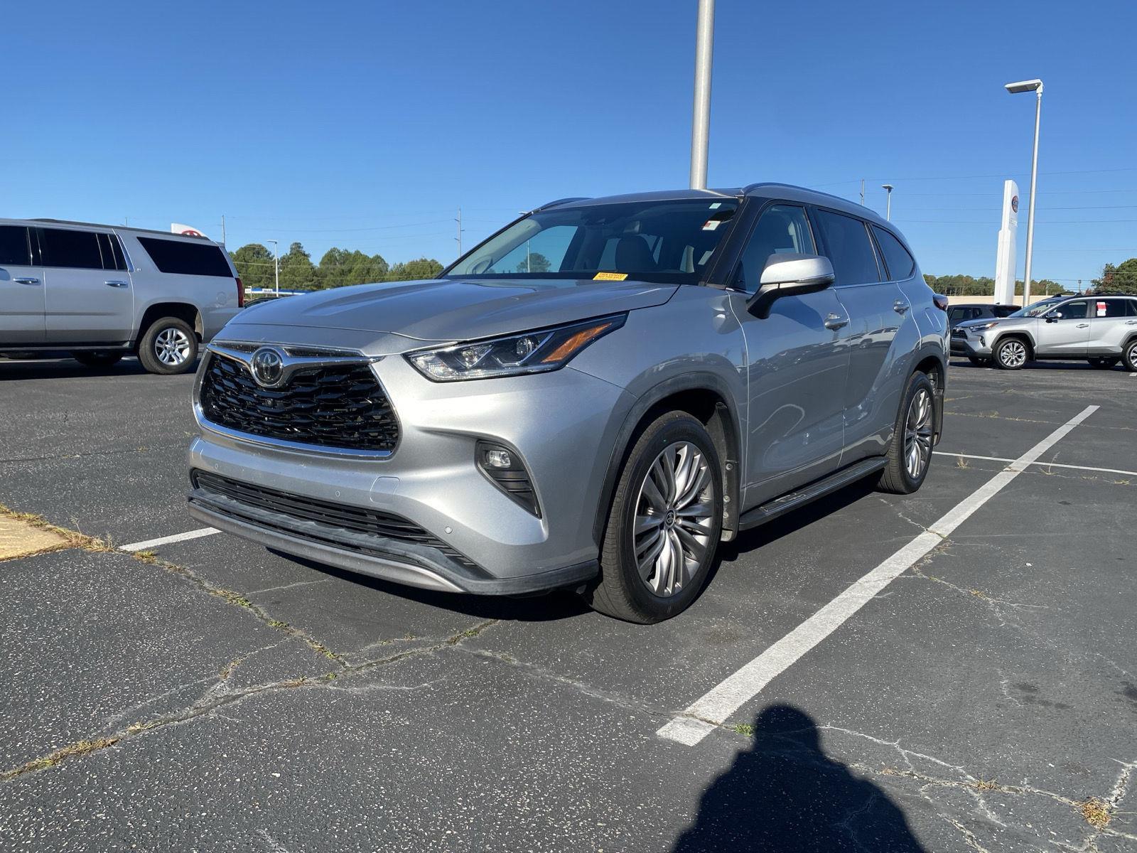 2021 Toyota Highlander Platinum photo 3