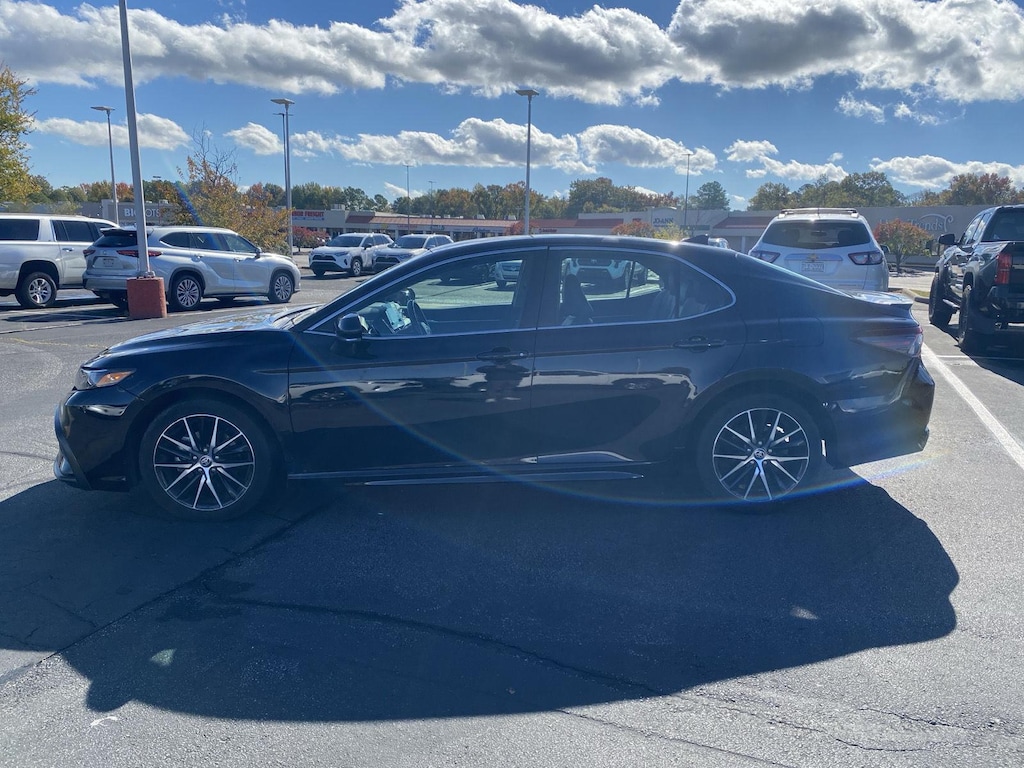 Used 2023 Toyota Camry SE Sedan
