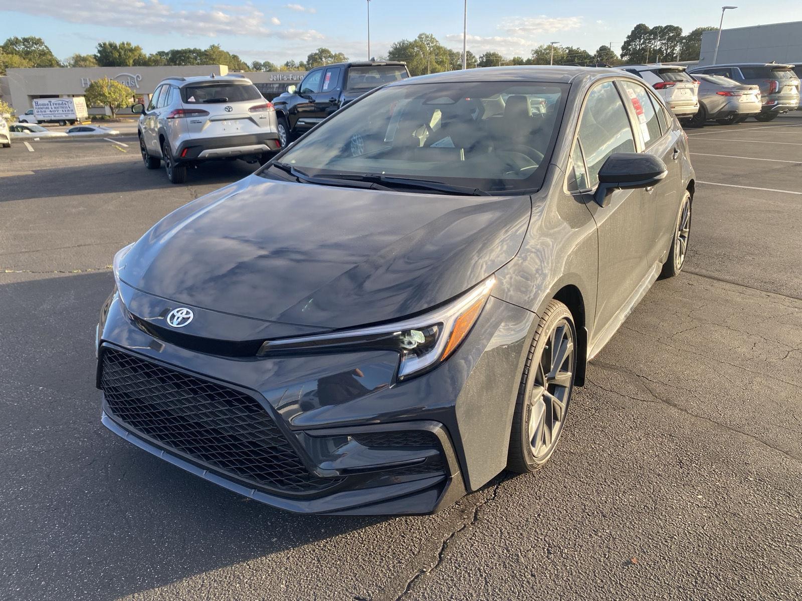 2026 Toyota Corolla SE photo 3