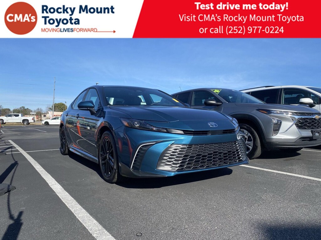 Used 2025 Toyota Camry SE Sedan