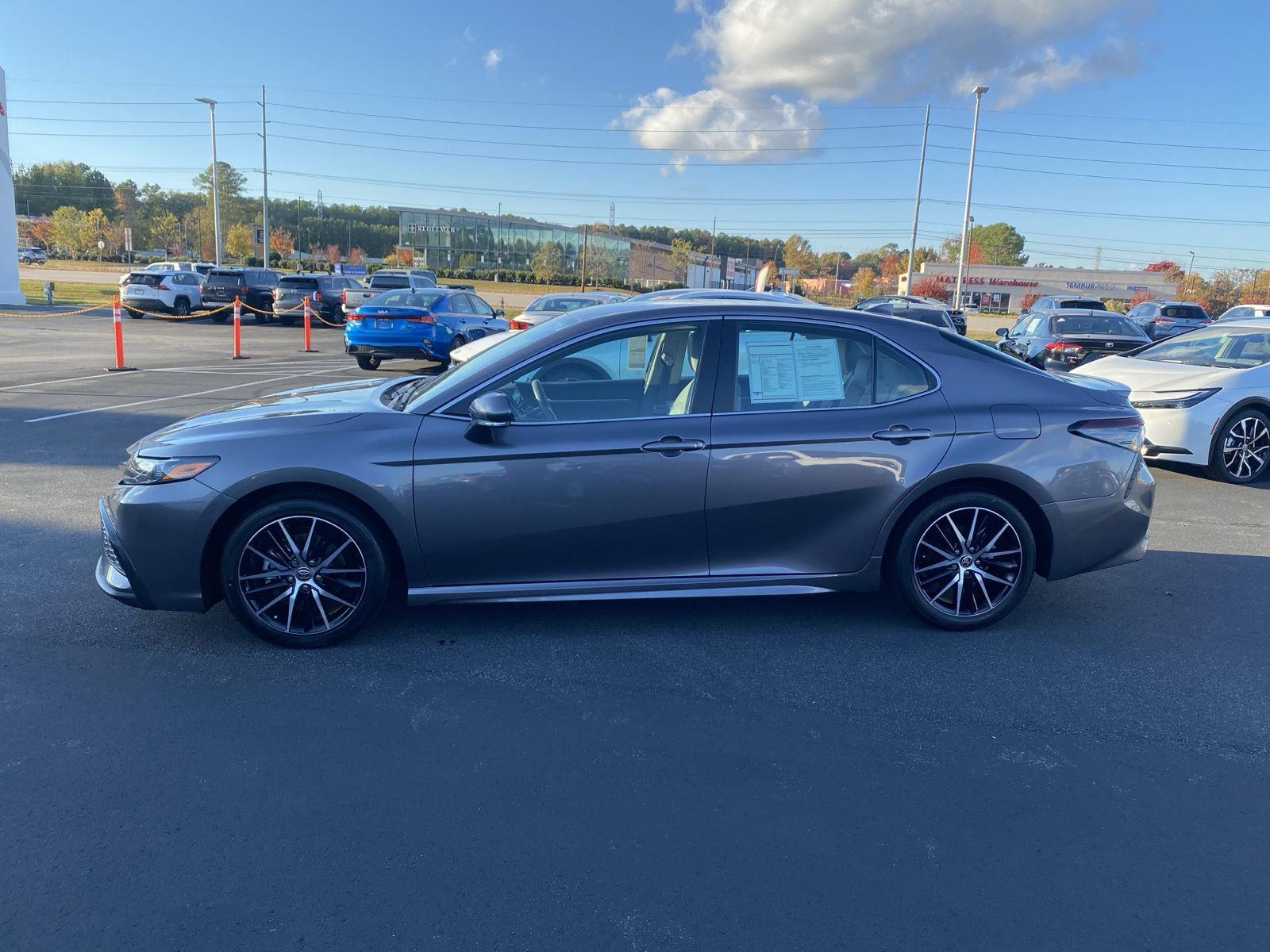 2023 Toyota Camry SE photo 2