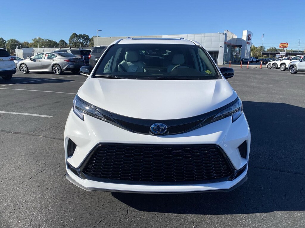 New 2025 Toyota Sienna XSE 7 Passenger Van Passenger Van