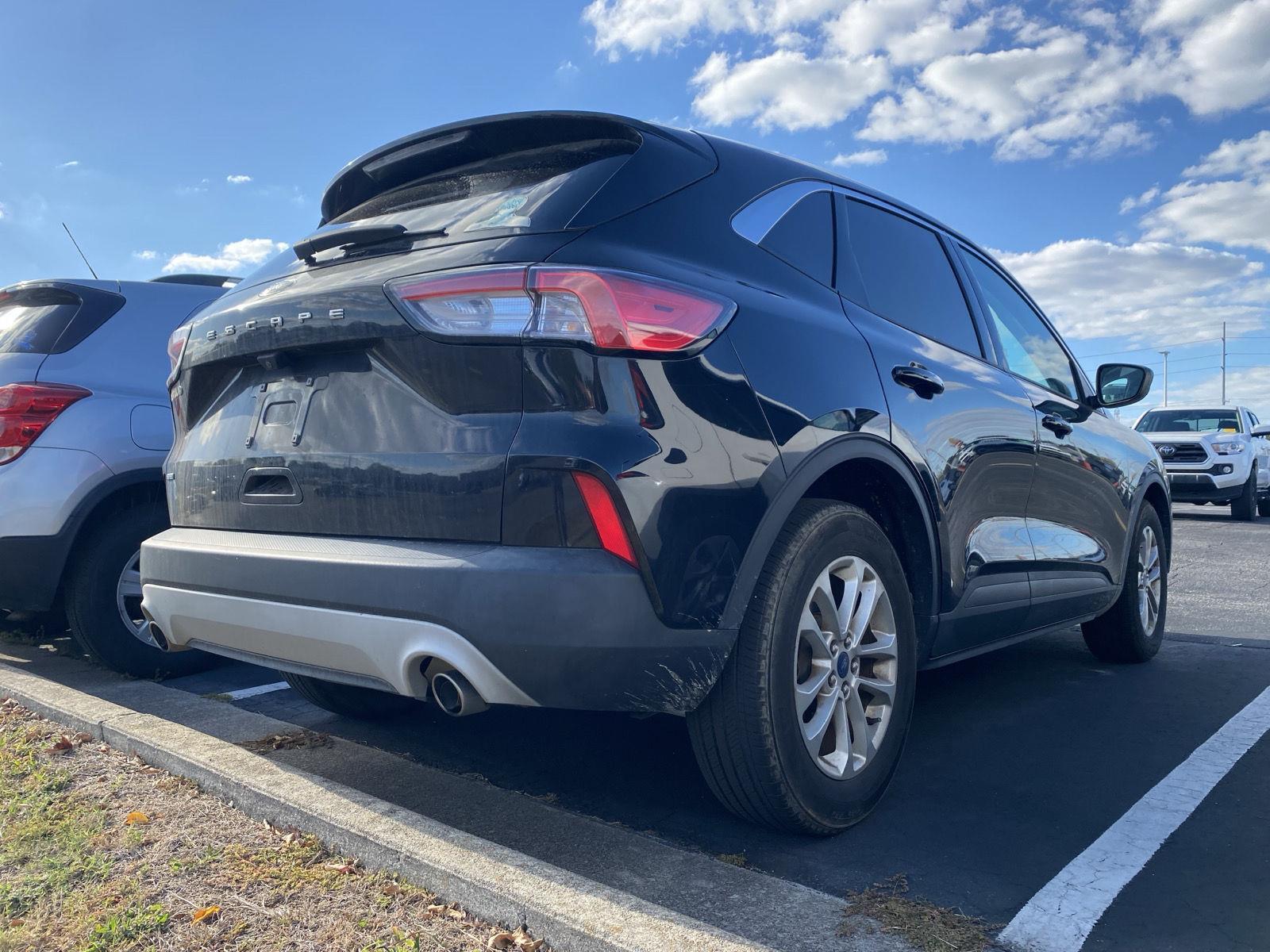 2022 Ford Escape SE photo 3