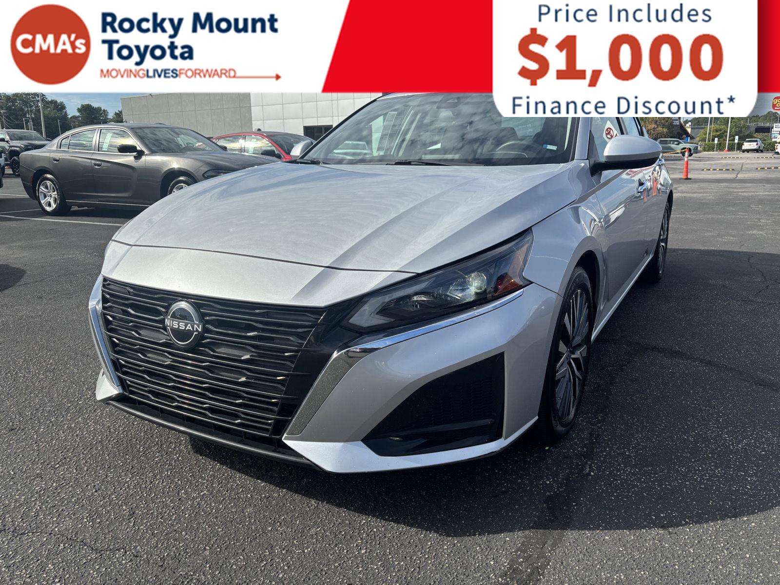 2023 Nissan Altima 2.5 SV photo 3