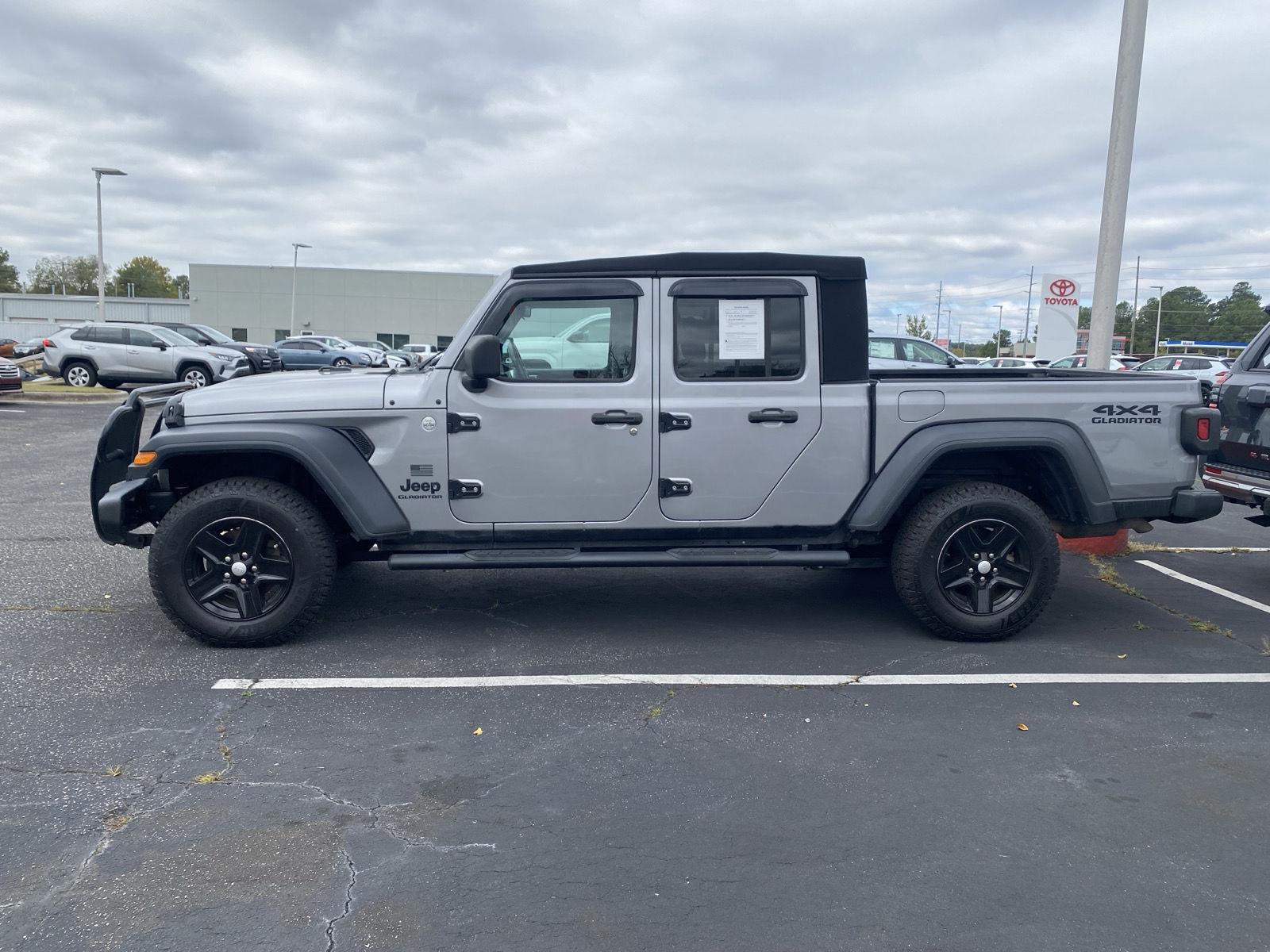 2020 Jeep Gladiator Sport S photo 2