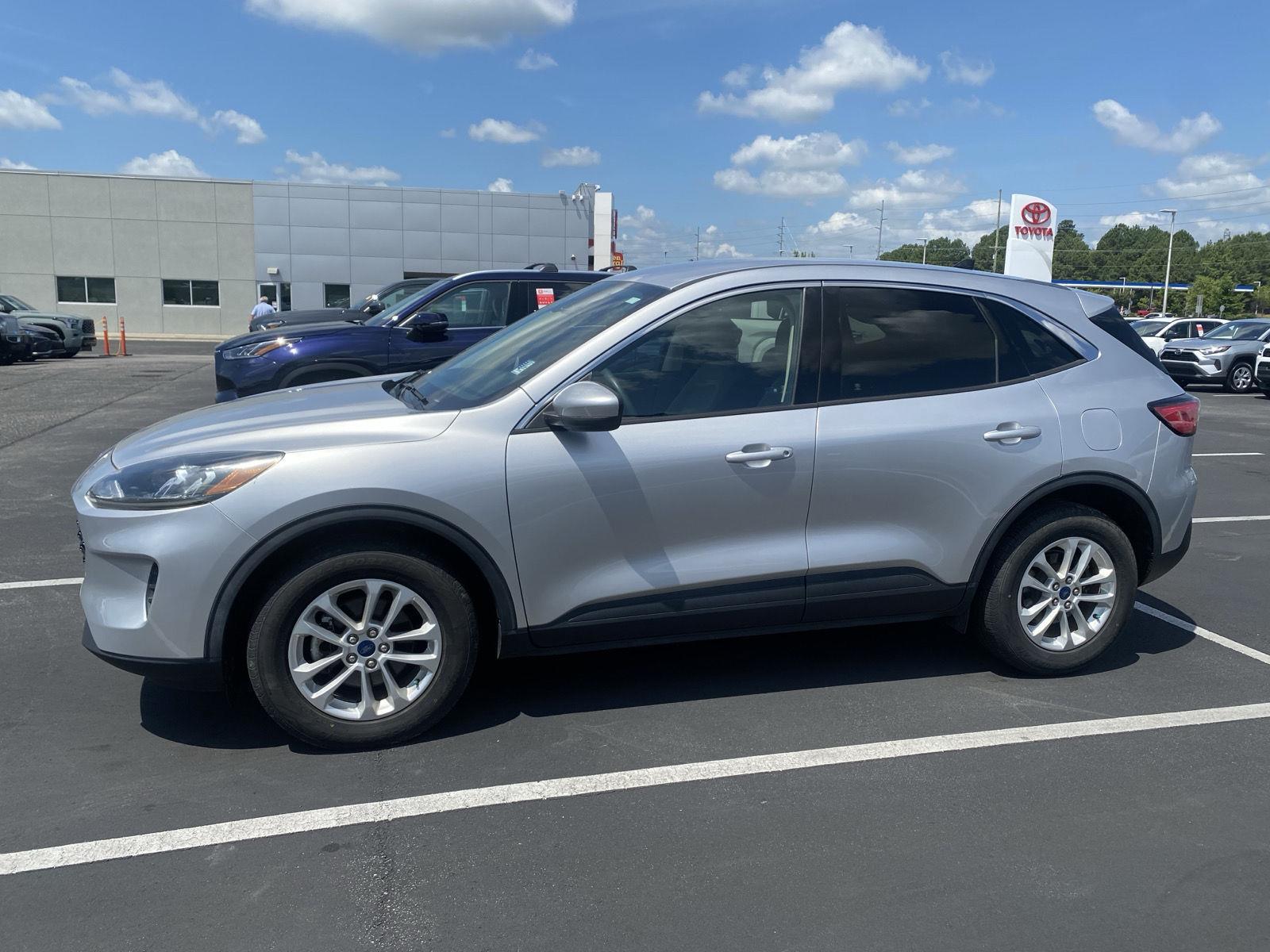 2020 Ford Escape SE photo 4