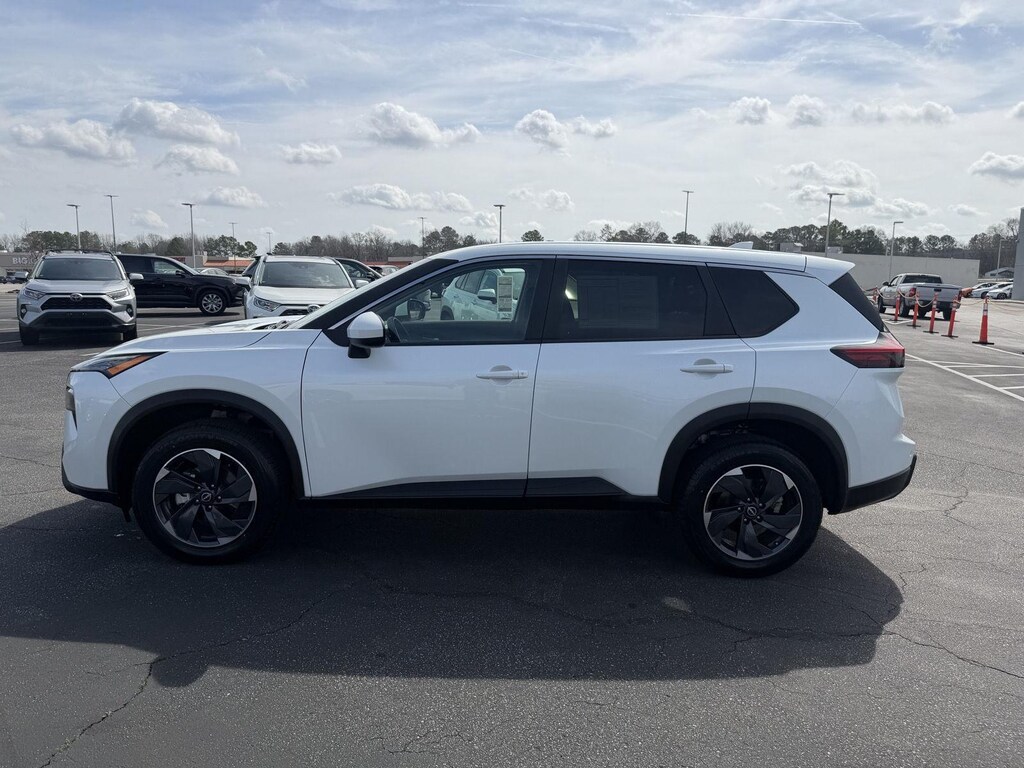 Used 2024 Nissan Rogue SV SUV