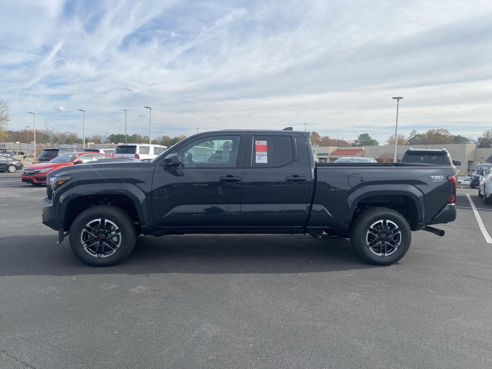 2025 Toyota Tacoma TRD Sport photo 4