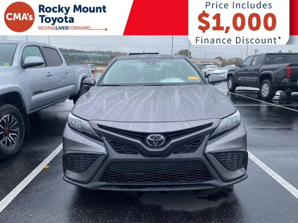 Used 2023 Toyota Camry SE Sedan