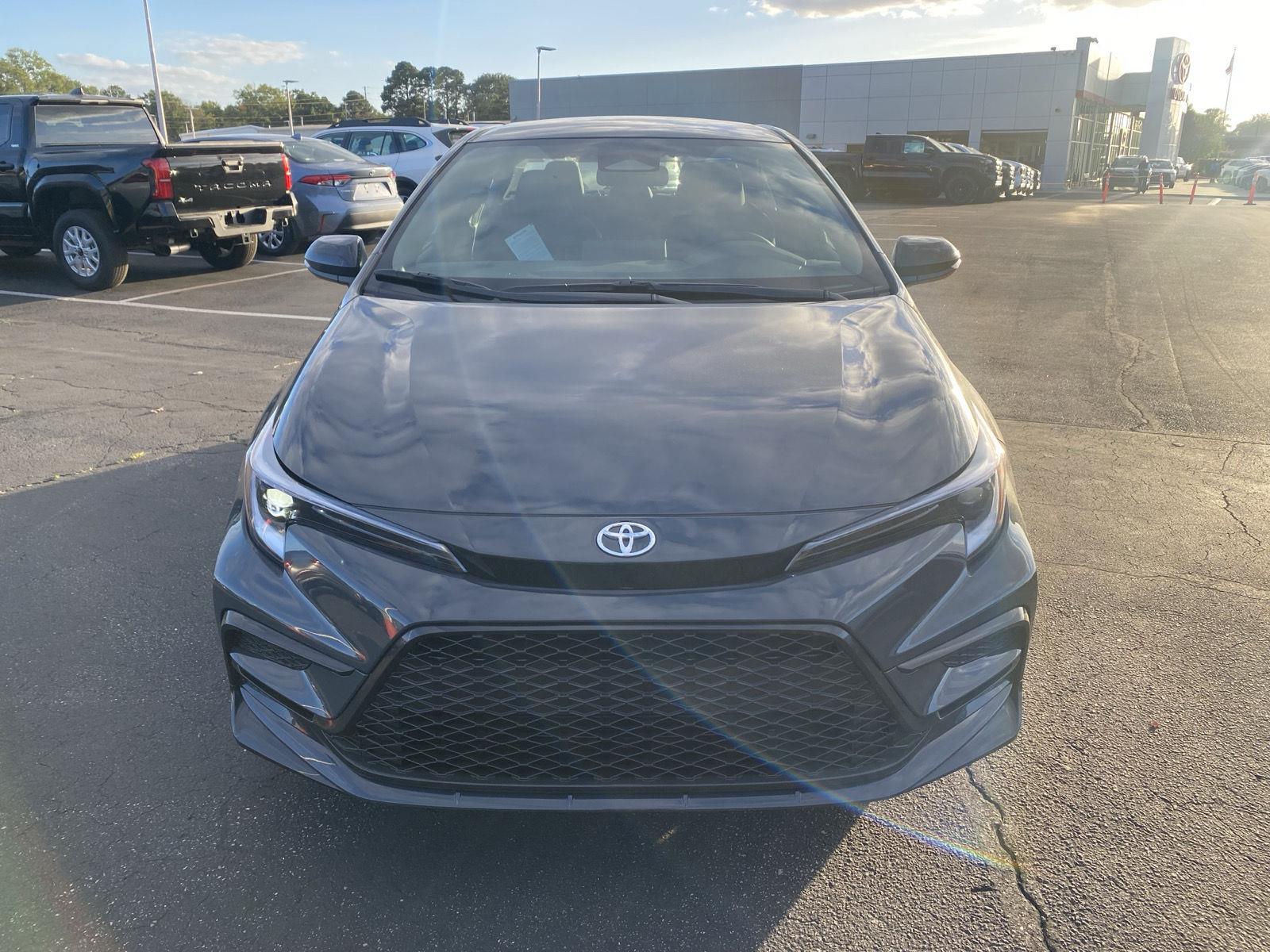 2026 Toyota Corolla SE photo 2
