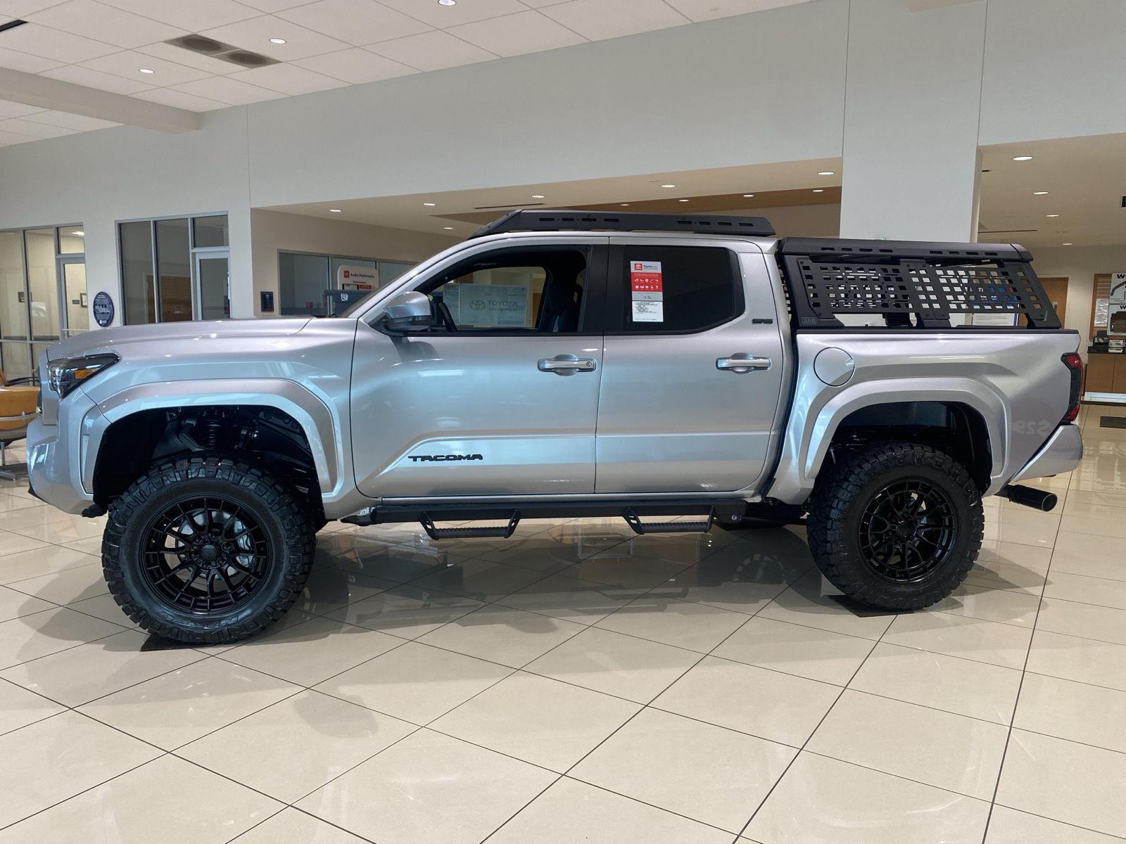 2025 Toyota Tacoma SR5 photo 4