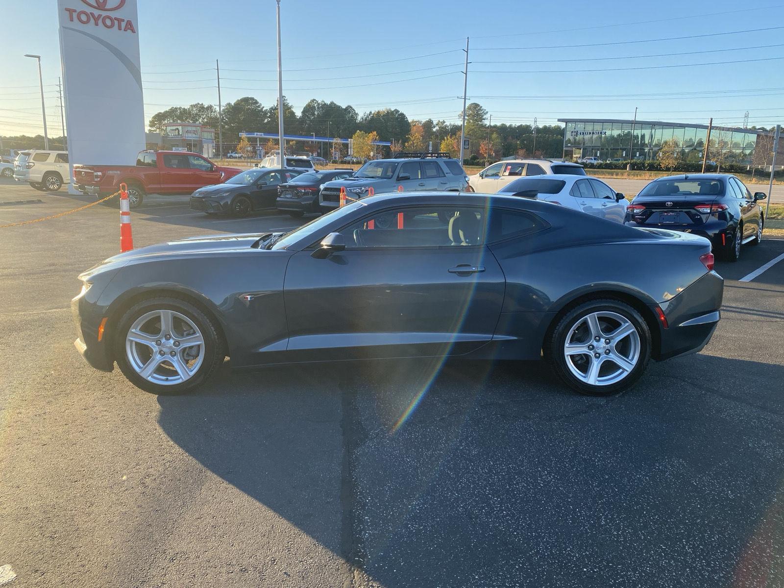 2021 Chevrolet Camaro 1LT photo 4