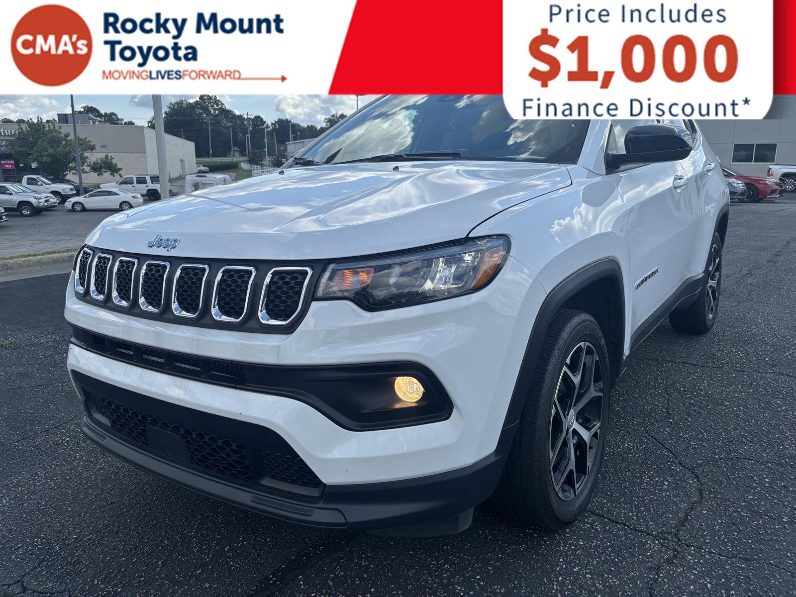 2024 Jeep Compass Latitude photo 3