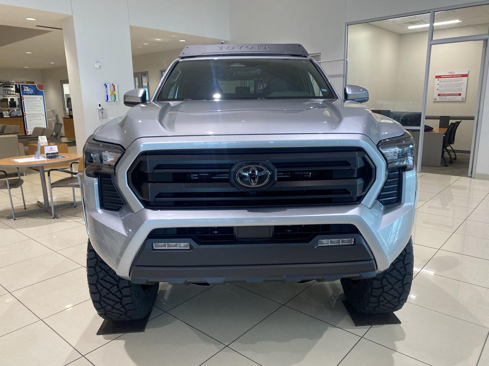 2025 Toyota Tacoma SR5 photo 2