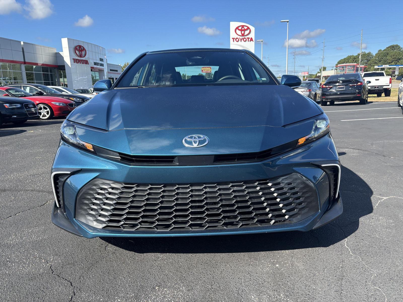 2025 Toyota Camry SE photo 2