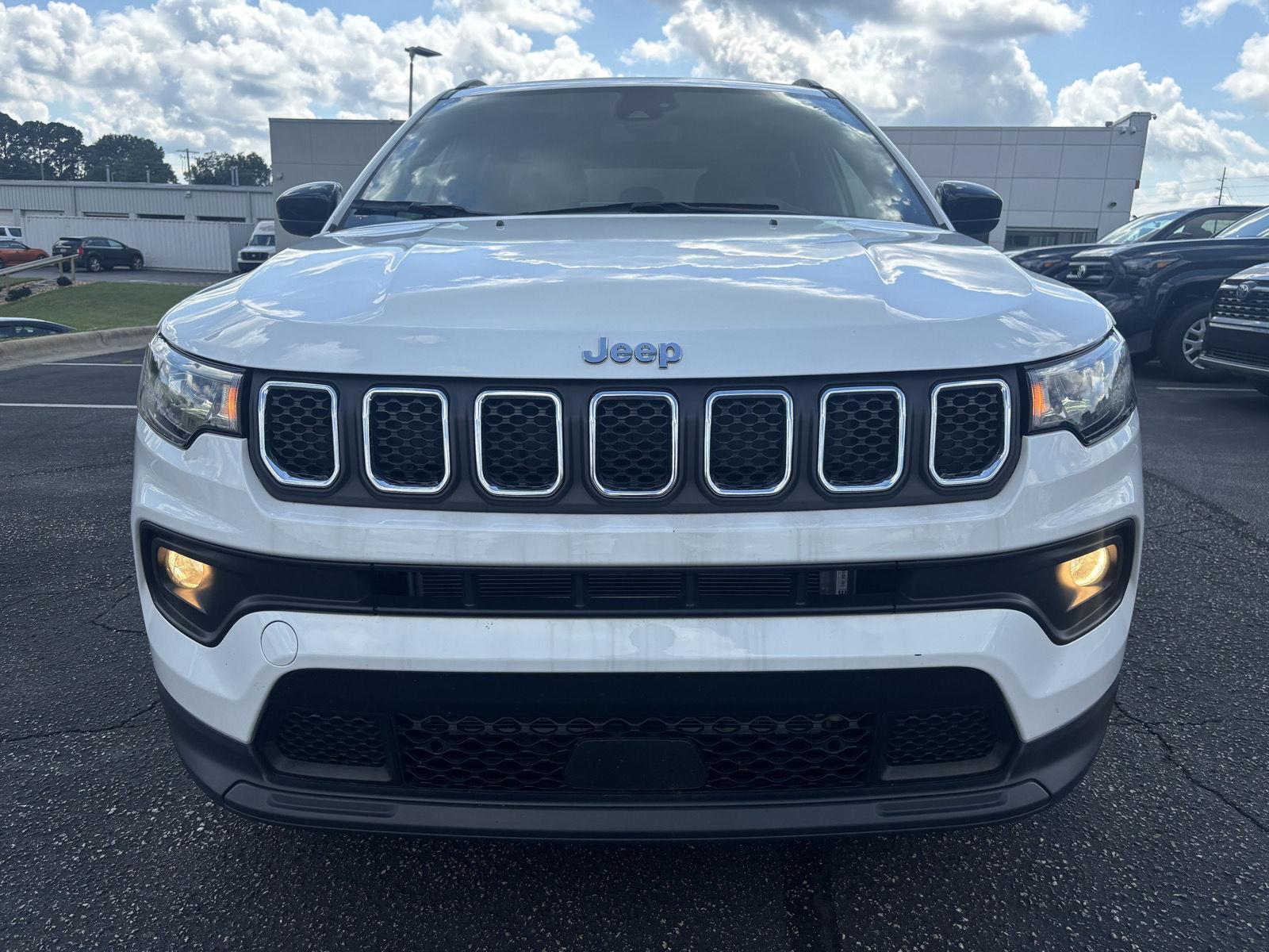 2024 Jeep Compass Latitude photo 2