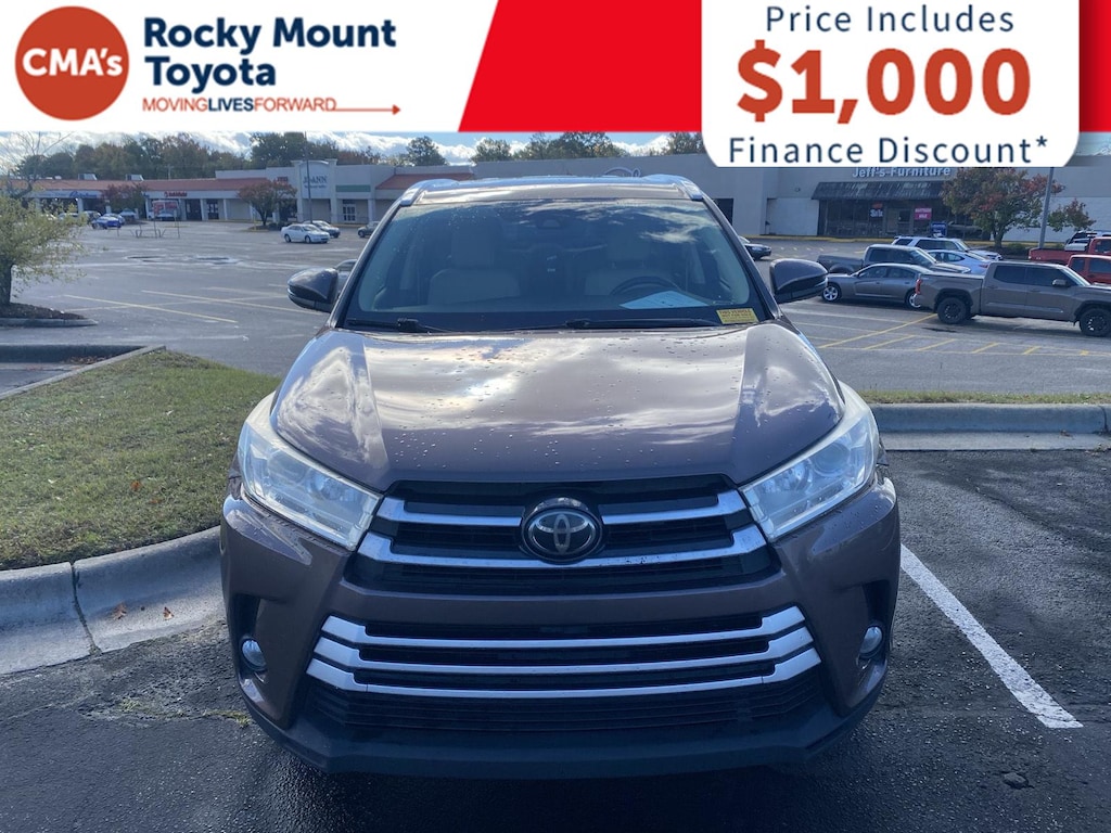 Used 2017 Toyota Highlander XLE V6 SUV