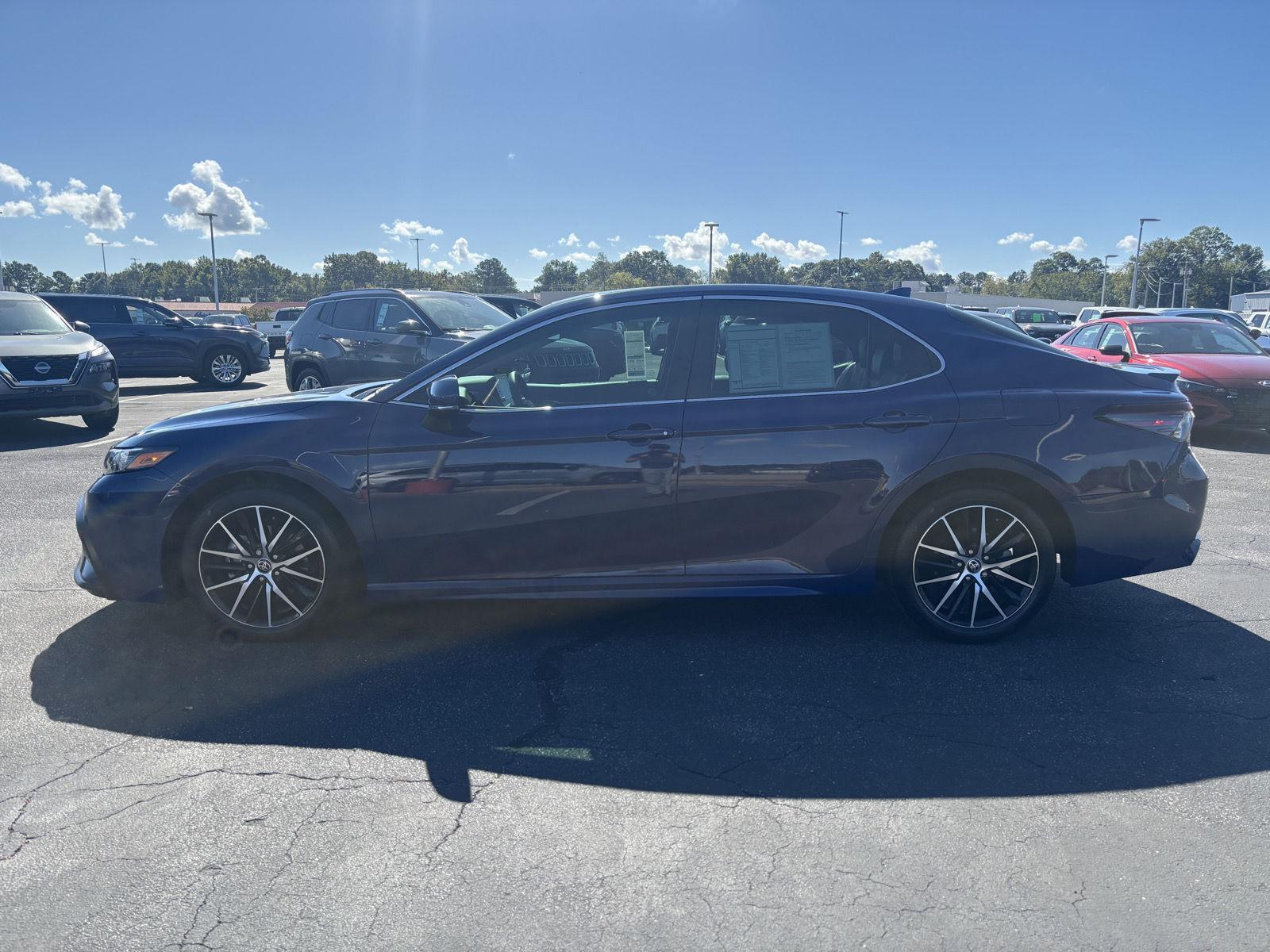 2023 Toyota Camry SE photo 3