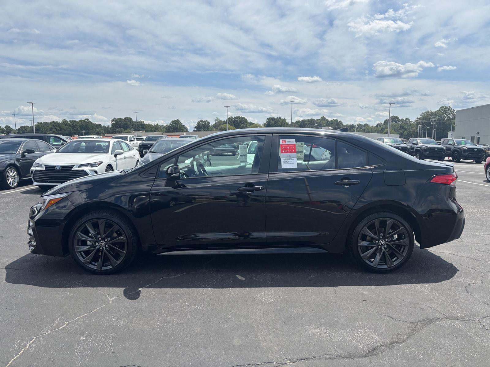 2025 Toyota Corolla SE photo 4