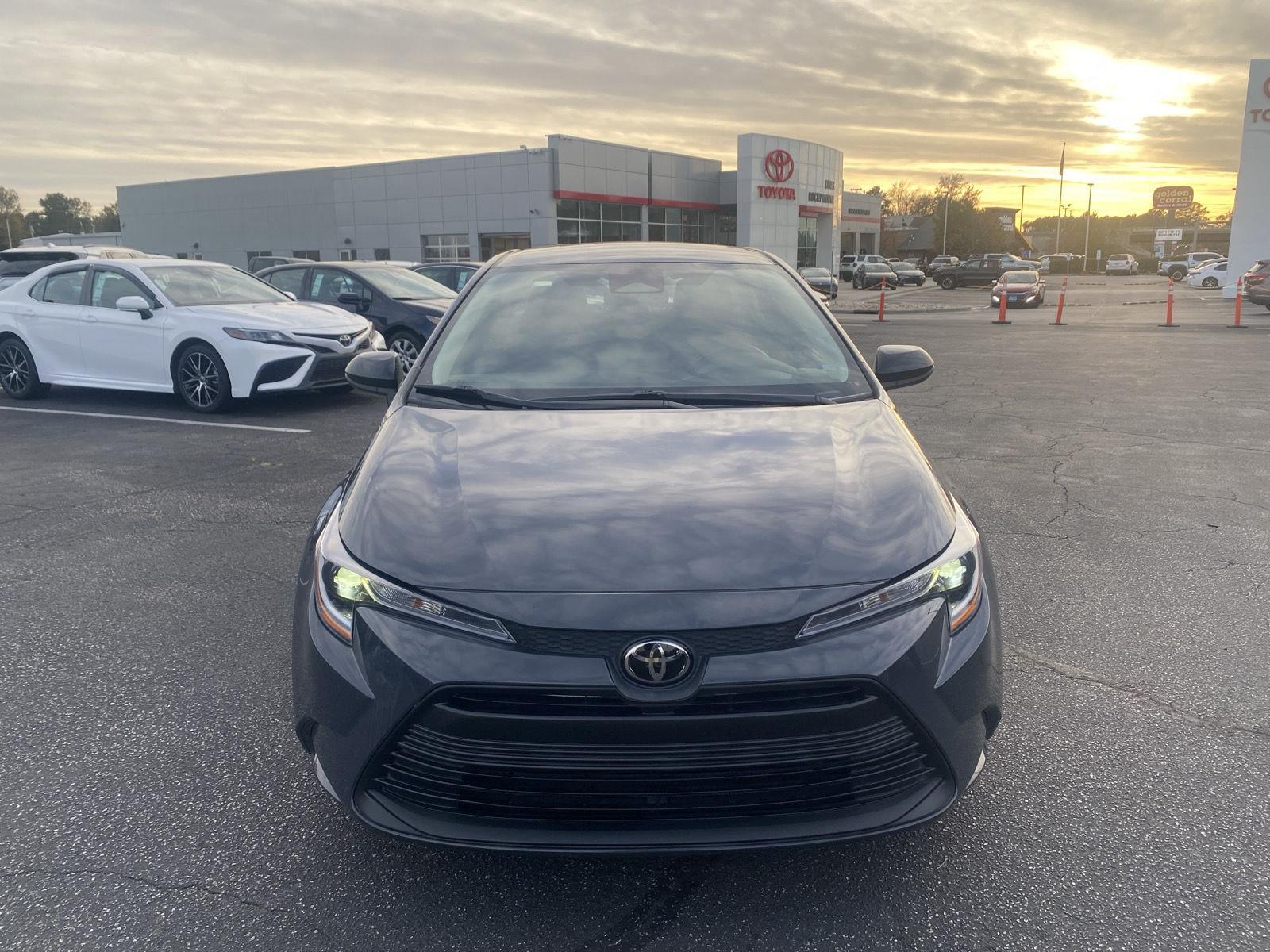 2024 Toyota Corolla LE photo 2