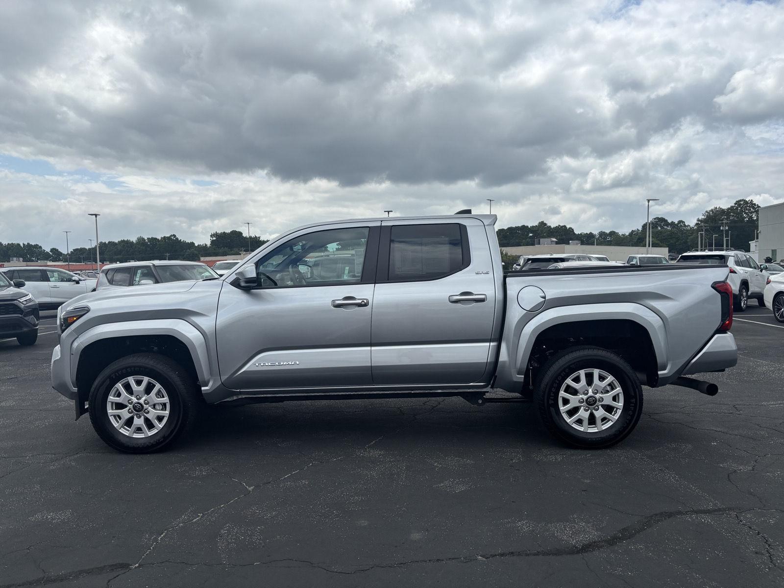2025 Toyota Tacoma SR5 photo 4