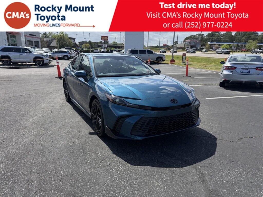 Used 2025 Toyota Camry SE Sedan