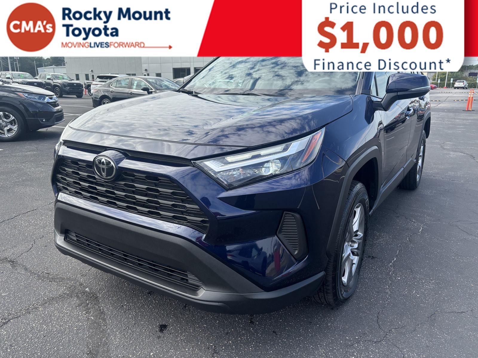 2024 Toyota RAV4 XLE photo 3