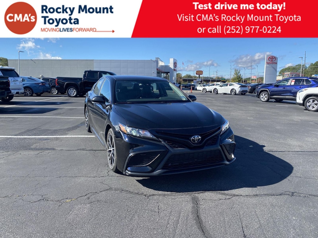 Used 2023 Toyota Camry SE Sedan